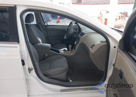 2009 Chevrolet Malibu Ls z USA, uszkodzony, nr VIN 1G1ZG57B094218221